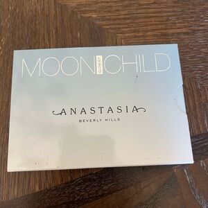 Anastasia Beverly Hills Moonchild
